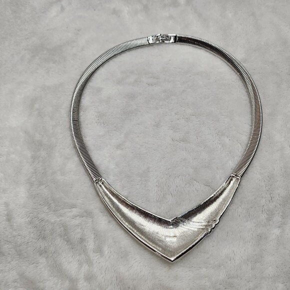 *New Low Price* Retro Monet Necklace - Picture 2 of 11